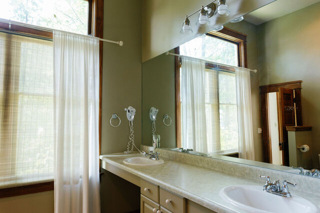 Image 5 for King Whirlpool Suites