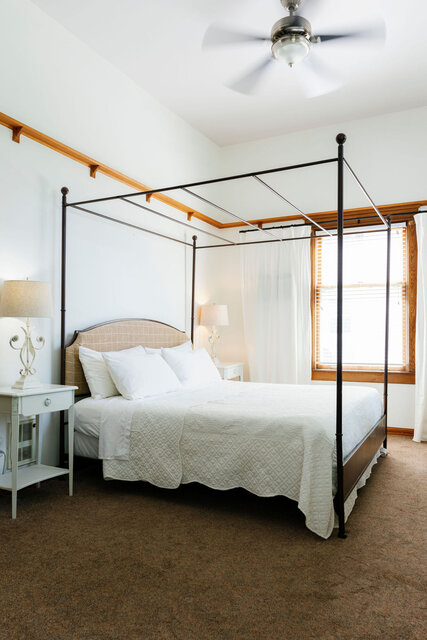 Image 4 for King Whirlpool Suites