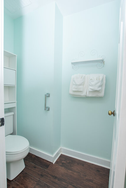 201Q Private Bath with Shower, 