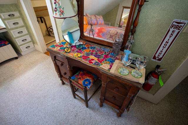 Image 5 for Panama Room