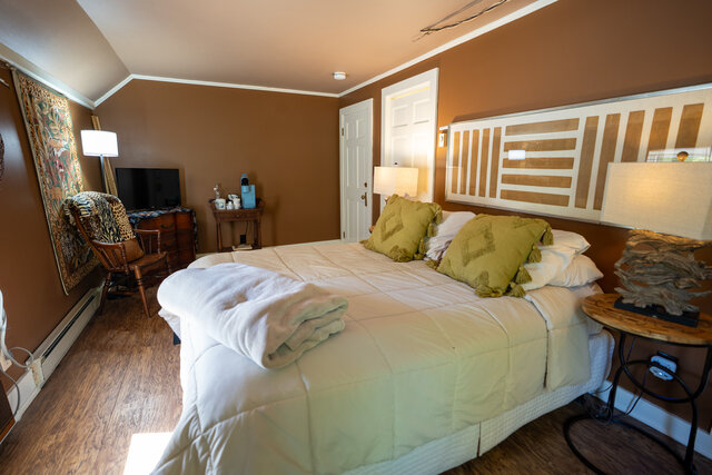 Image 1 for Serengeti Room