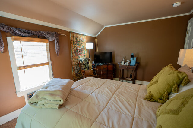 Image 6 for Serengeti Room