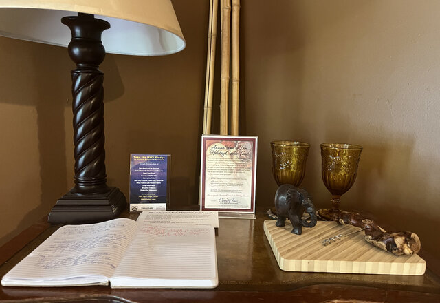 Image 9 for Serengeti Room