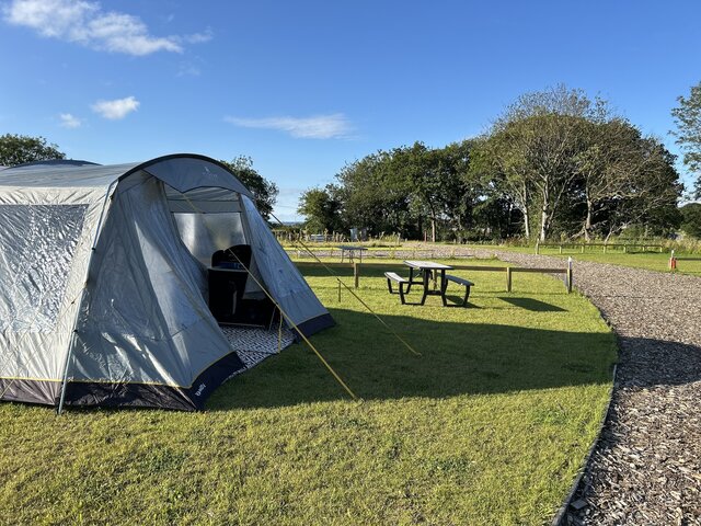Image 11 for Meadow View -large tent pitch