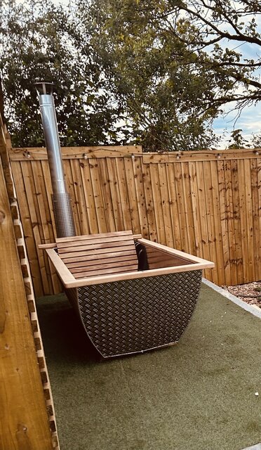 Image 2 for Winter Stargazing pitch with Hot Tub & Kitchen