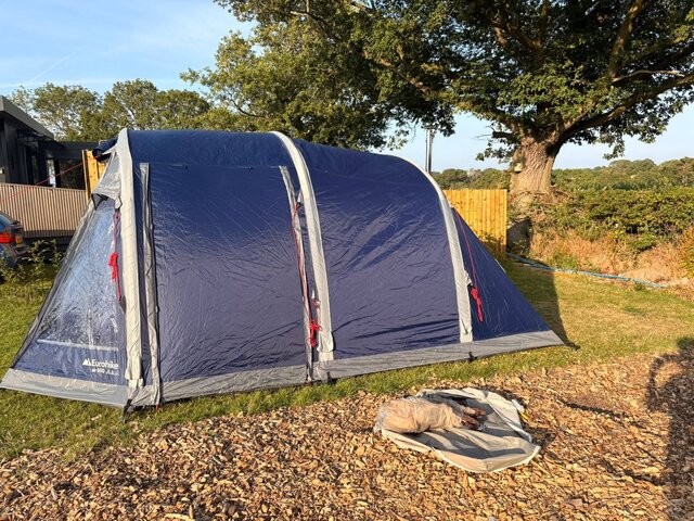Image 1 for Pre-pitched ready tent 4-6 man