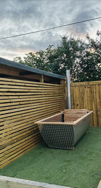 Image 4 for Winter Stargazing pitch with Hot Tub & Kitchen