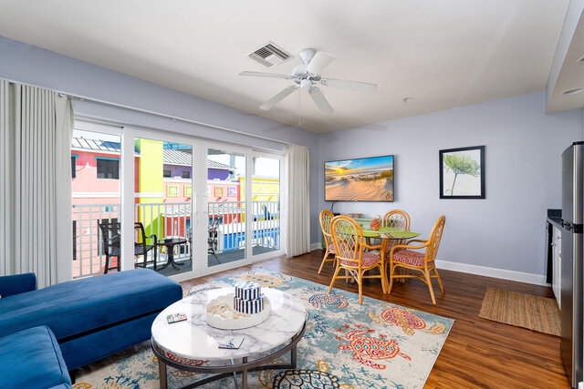 Image 2 for Harbour House at the Inn #207