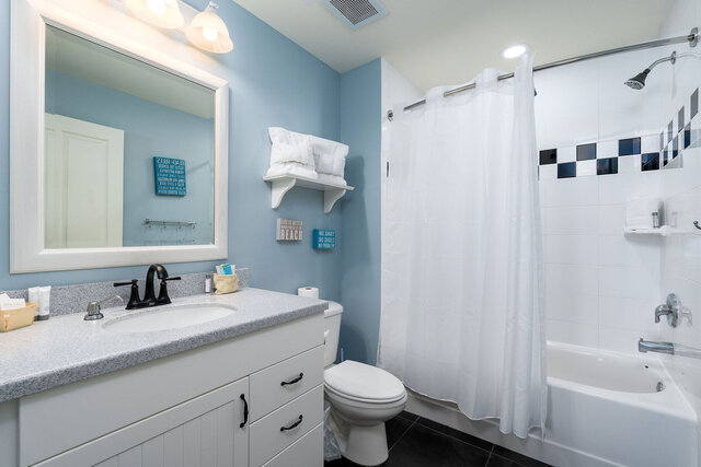 Image 23 for Harbour House at the Inn #303