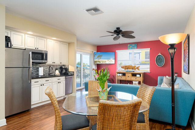 Image 2 for Harbour House at the Inn #206