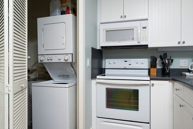 Image 7 for Harbour House at the Inn #303