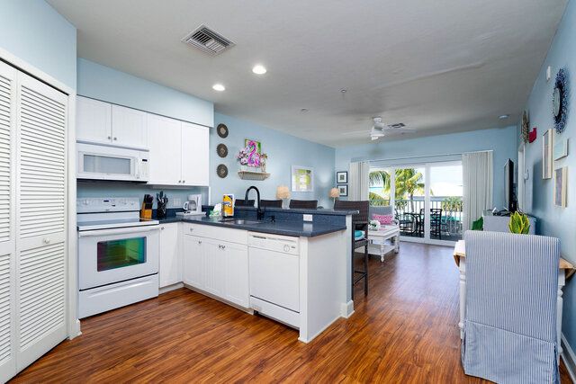 Image 16 for Harbour House at the Inn #303