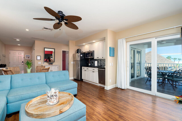 Image 6 for Harbour House at the Inn #206