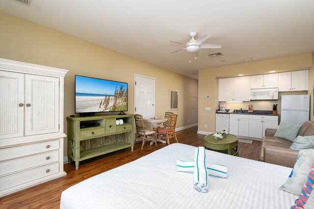 Image 4 for Harbour House at the Inn #308