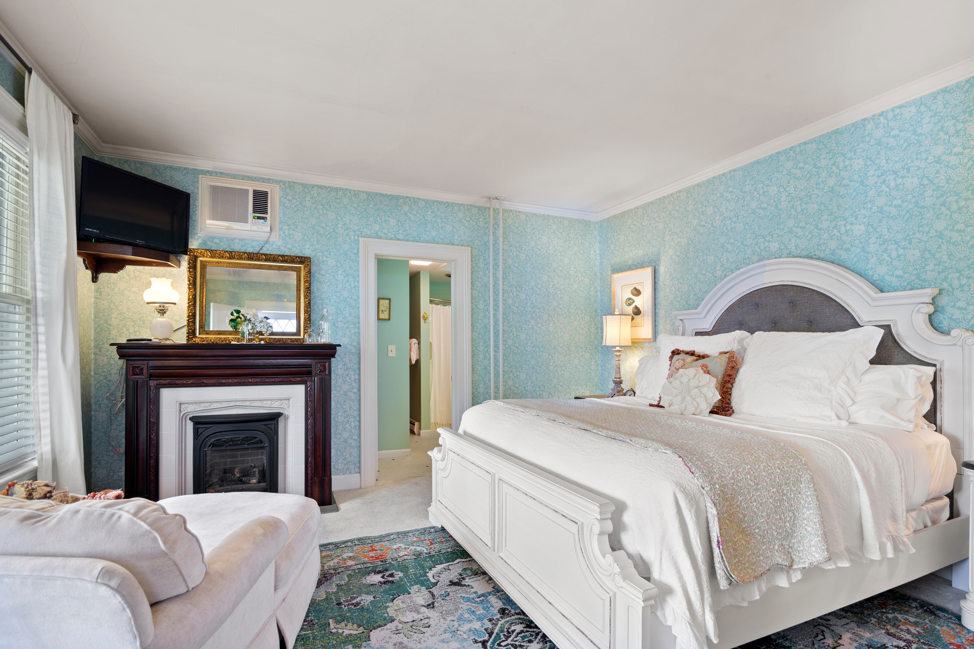 Beautiful Clinton Suite at the Westbrook Inn Bed and Breakfast