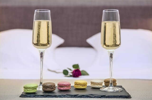 Image 1 for Sweet & Bubbly