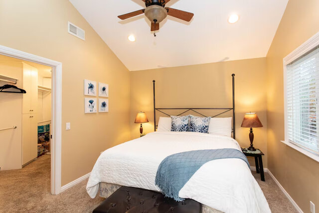 Image 3 for Get yourself in a pickle(ball)