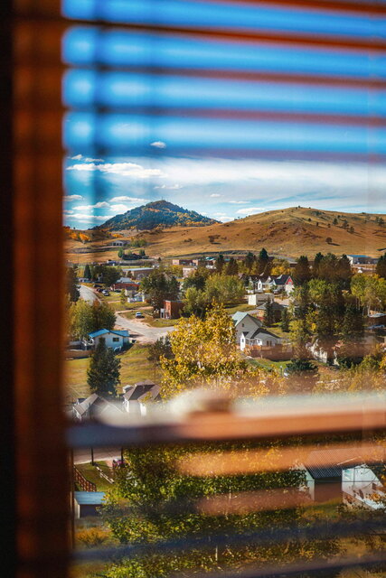 Image 3 for 16) Classic Queen Room; 3rd Floor