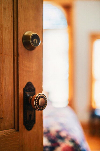 Image 3 for 14) Classic Queen Room; 3rd Floor