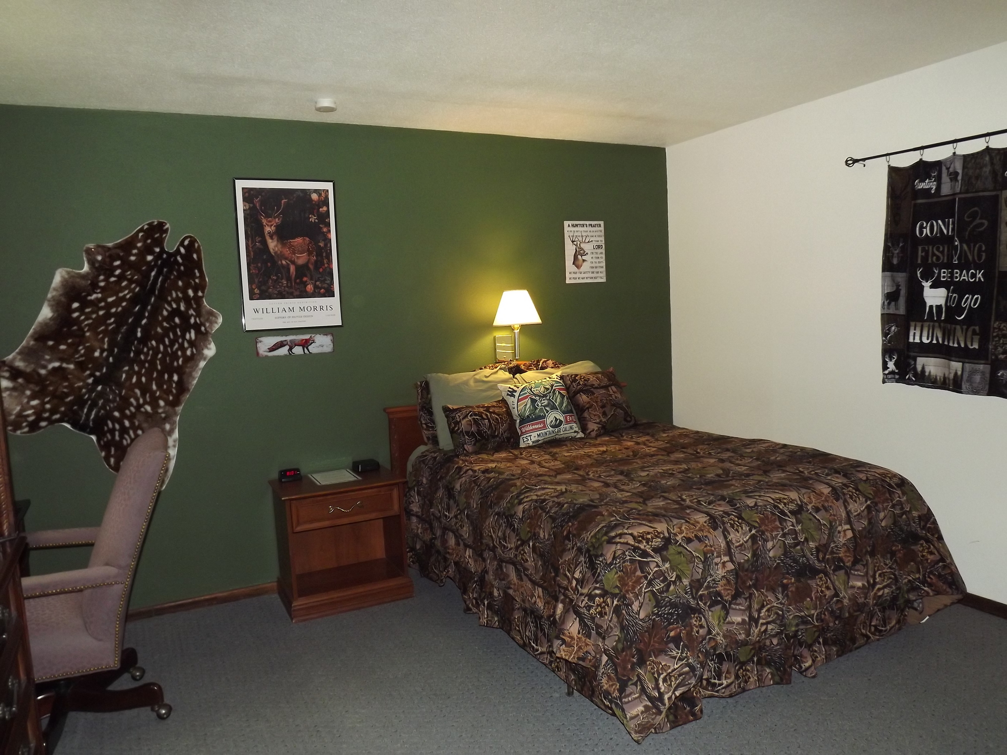 Image for 124 1 Queen Bed