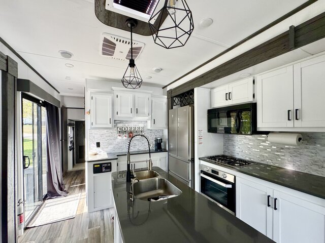 Image 4 for RV | Destination Model Sleeps 6 | No Pets