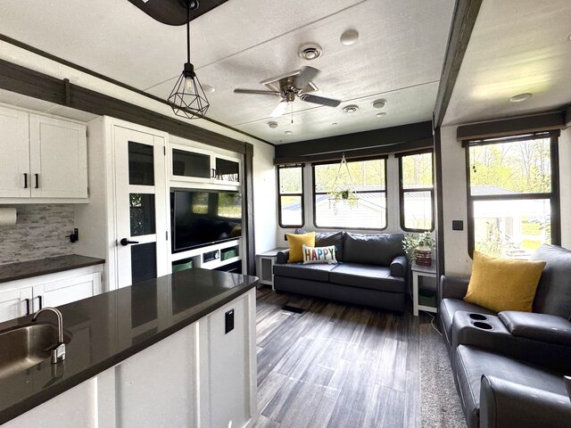 Image 2 for RV | Destination Model Sleeps 6 | No Pets