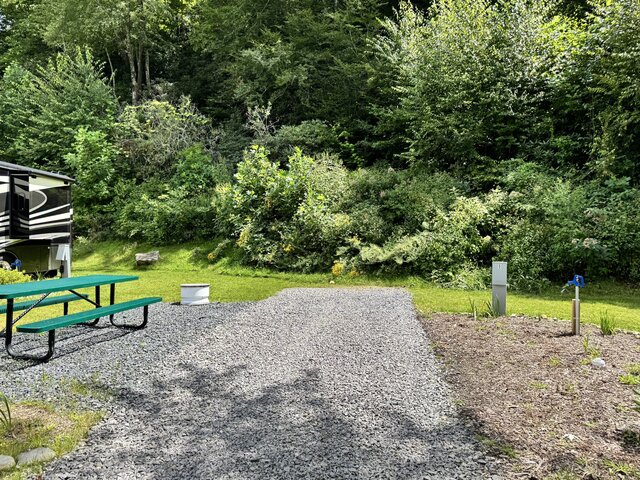 Image 3 for 01) SITE 1 Mountain Side Back-In