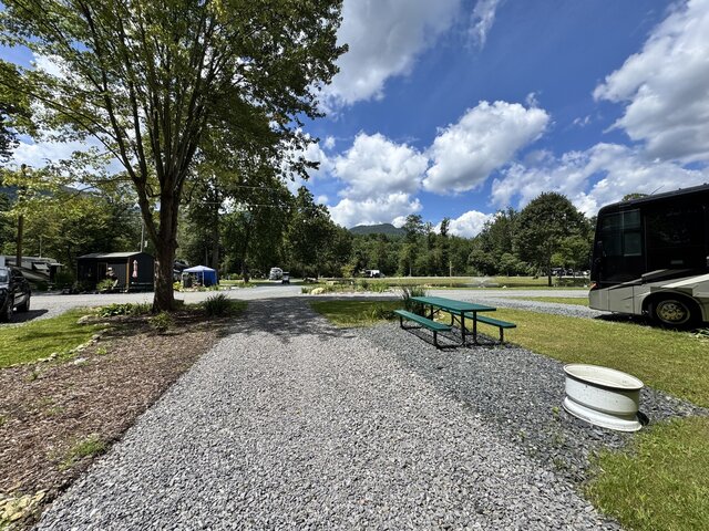 Image 2 for 01) SITE 1 Mountain Side Back-In