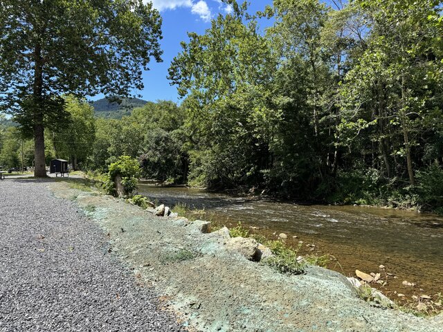 Image 4 for 22) SITE 22 River Side Back In {OLD 24}