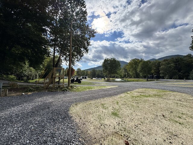 Image 4 for 16) SITE 16 - Mountain Side Back In {OLD 15}