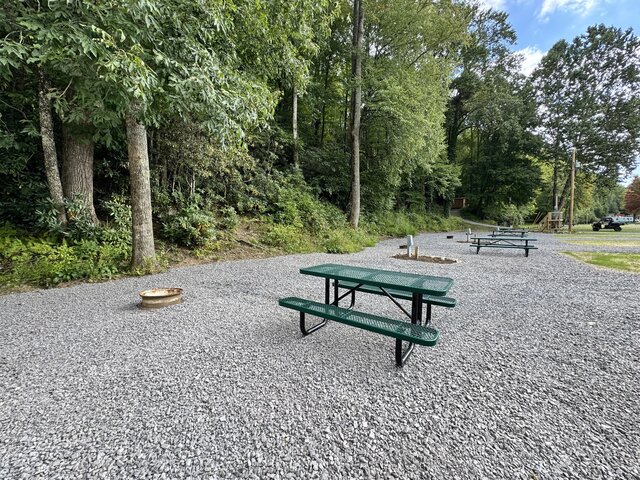 Image 3 for 19) SITE 19 - Mountain Side Back In {OLD 18}