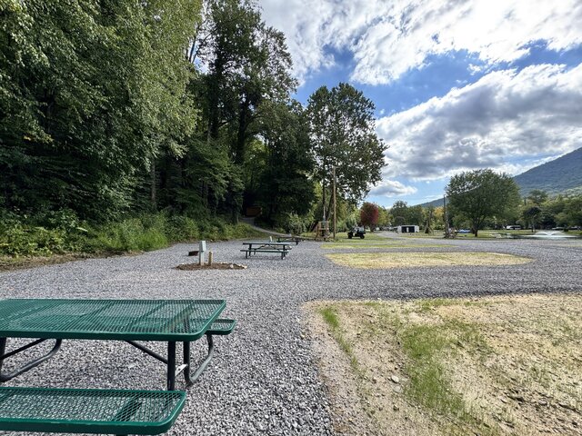 Image 4 for 18) SITE 18 - Mountain Side Back In {OLD 17}