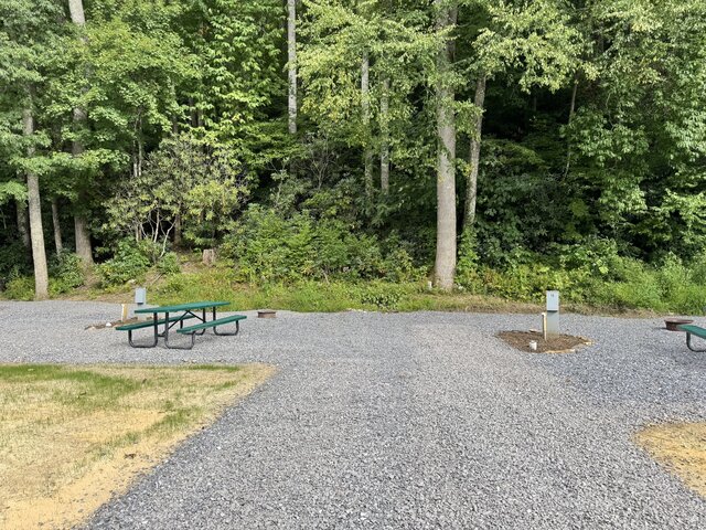 Image 3 for 18) SITE 18 - Mountain Side Back In {OLD 17}