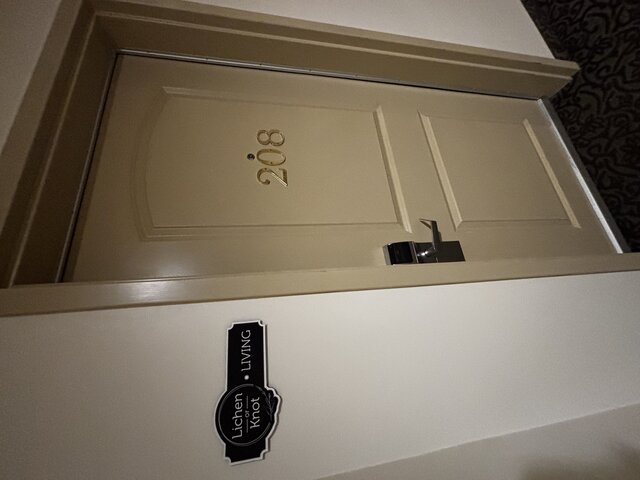 Image 1 for Lichen or Knot - 2 Q Beds - 208