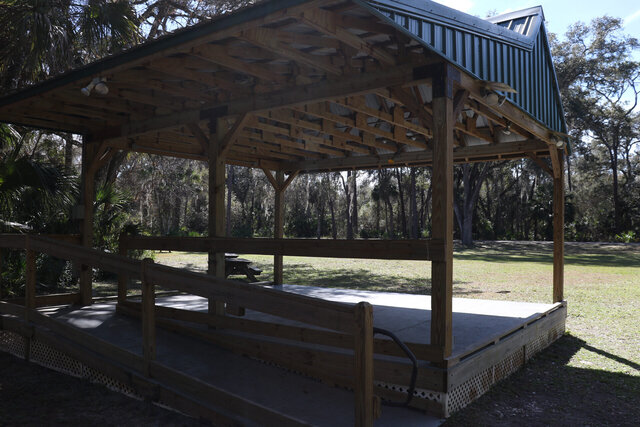 Image 4 for 01)  Stage & Field