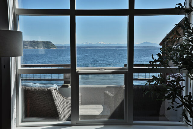 Image 14 for Waterfront Beach Studio 5