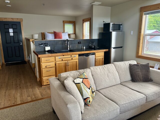 Image 4 for The Sandbar Waterfront Loft 2