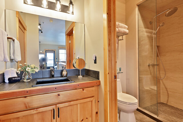 Image 15 for Waterfront Saratoga Passage Studio 3