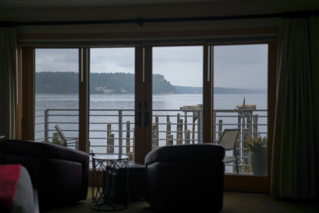 Image 10 for Waterfront Marina Suite