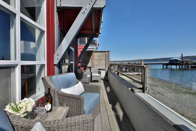 Image 18 for Waterfront Beach Studio 5