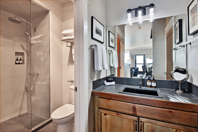 Image 12 for Waterfront Beach Studio 5