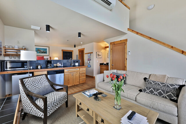 Image 7 for Whispering Waves  Waterfront Loft 4