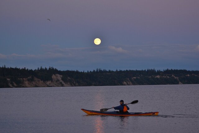 Image 19 for Whispering Waves  Waterfront Loft 4