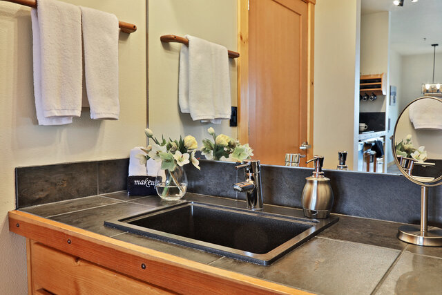 Image 11 for Waterfront Saratoga Passage Studio 3