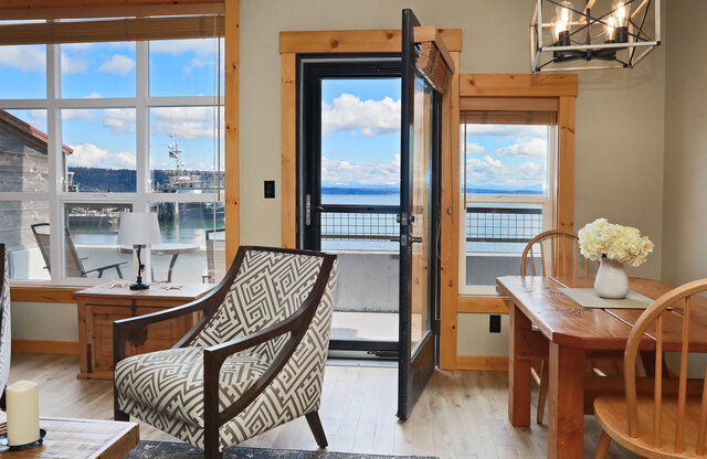 Image 2 for Waterfront Saratoga Passage Studio 3