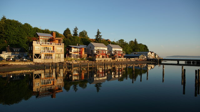 Image 16 for Waterfront Marina Suite