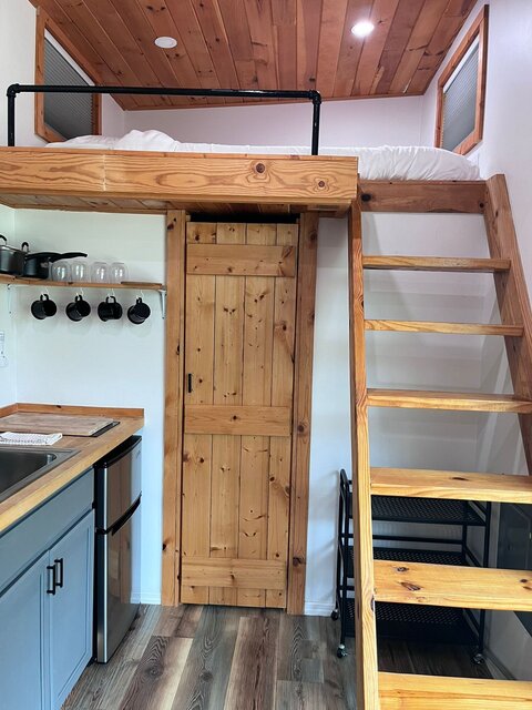 Image 4 for Grey Cabin