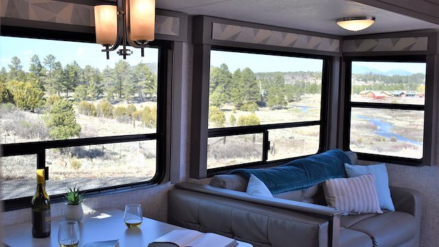 Image 12 for Deluxe Luxury Suite