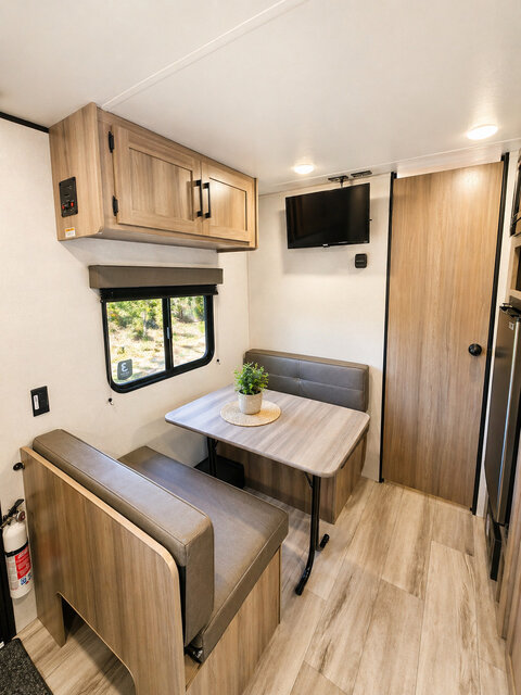 Image 7 for Cozy Canyon Camper Queen