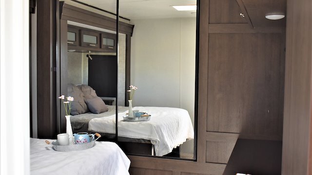 Image 9 for Deluxe Luxury Suite